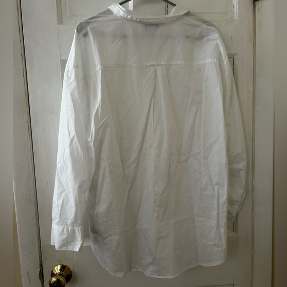 NWT Old Navy oversized button down boyfriend shirt - size large - Picture 3 of 3